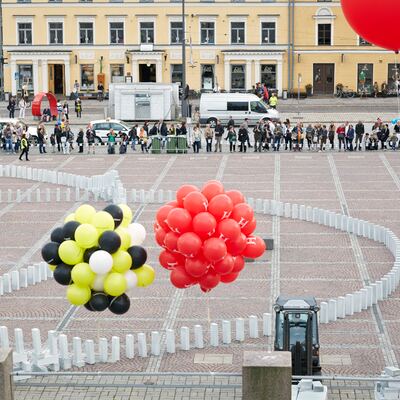 OurFinland's tweet photo. ✨Once a year, Helsinki transforms into an open stage for performances✨

🎭The beloved Night of the Arts is celebrated tomorrow on Thursday the 18th of August, bringing art to the streets of Helsinki for everyone to enjoy.

📸Riku Pihlanto, Julia Kivelä
#VisitFinland #OurFinland https://t.co/1t8QwBYK0t