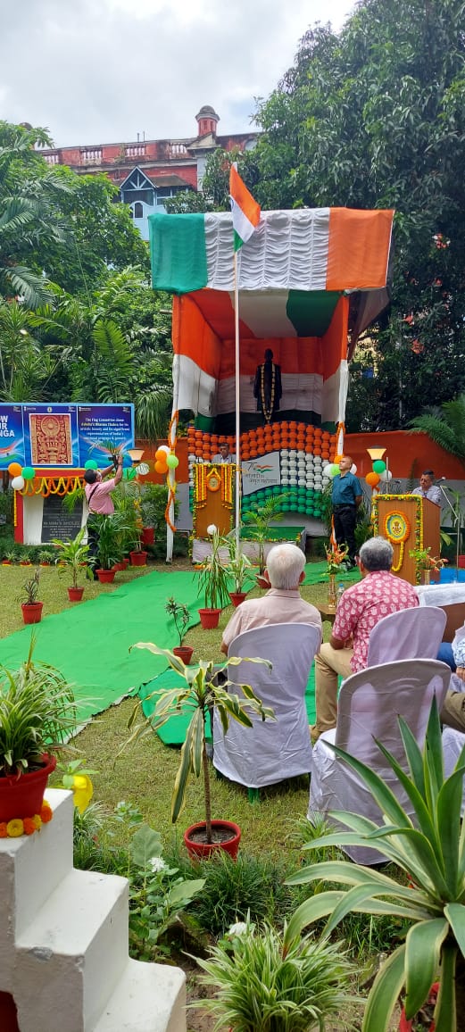 GeologyIndia's tweet photo. Geological Survey of India, the premier Geo-scientific Research organisation, celebrated 76th Anniversary of Indian Independence with enthusiasm and gaiety at the Central Headquarters in Kolkata by hoisting the tricolour.
#AzadiKaAmritMahotsav
#HarGharTiranga
#GSI https://t.co/BsU84zUW7P