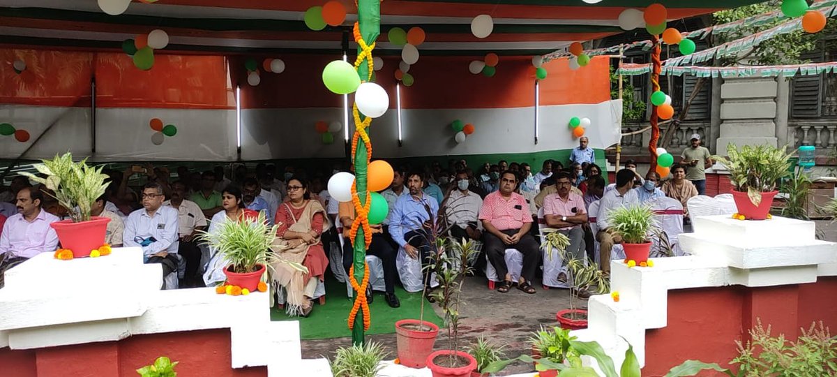 GeologyIndia's tweet photo. Geological Survey of India, the premier Geo-scientific Research organisation, celebrated 76th Anniversary of Indian Independence with enthusiasm and gaiety at the Central Headquarters in Kolkata by hoisting the tricolour.
#AzadiKaAmritMahotsav
#HarGharTiranga
#GSI https://t.co/BsU84zUW7P
