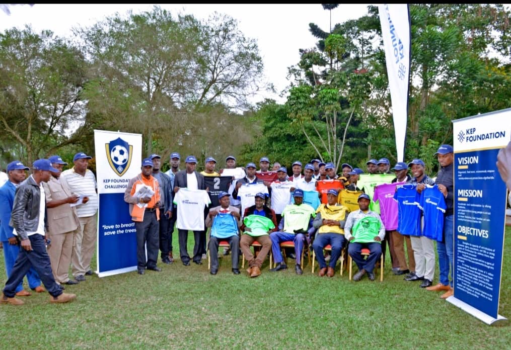 PrimusBahiigi's tweet photo. The Lc3 chairpersons for 15 sub counties and the area Mp welcomed the project.@DeoKasaija3 @FrankRusa @WWF @Parliament_Ug @Wabwire1 @Cath_Rodg https://t.co/lCVv9akH4R