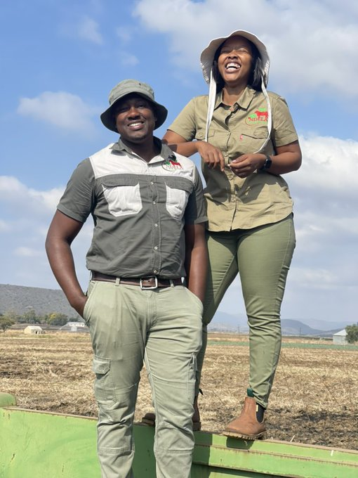 jcniyomugabo's tweet photo. Nothing beats teamwork in agriculture. Agree? https://t.co/TeK5RYZ7q4