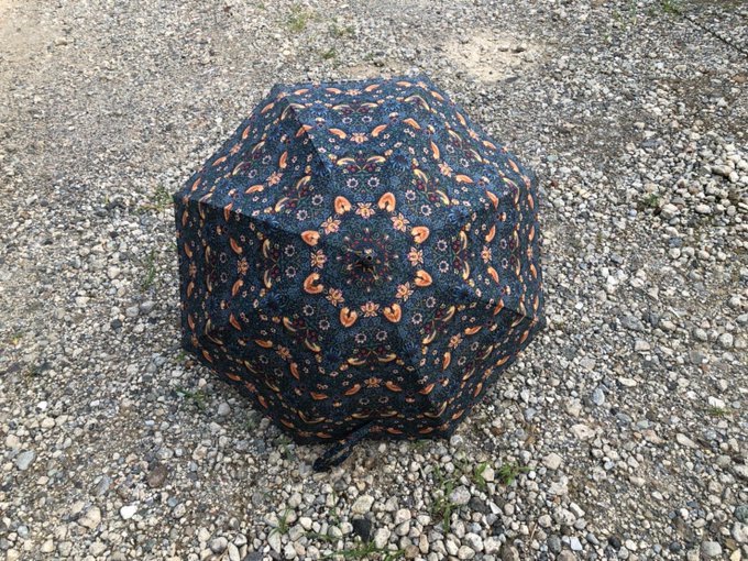 日傘、初めてで独学だけど、かなり完成度高いのできた。柄合わせ、やっぱり私、才能あるんじゃないか？ https://t.co/2xRLBN0W2L<a href="/tag/%E3%83%95%E3%82%B8%E3%83%83%E3%82%AF%E3%82%B9%E7%B3%B8%E3%81%AE%E6%97%A52021"class="tags"><span>#フジックス糸の日2021</span></a><a href="/tag/%E6%81%8B%E3%81%AA%E3%81%AE%E3%81%8B%E3%81%97%E3%82%89"class="tags"><span>#恋なのかしら</span></a><a href="/tag/%E3%82%B7%E3%83%A3%E3%83%83%E3%83%9A%E3%82%B9%E3%83%91%E3%83%B3%E7%BC%B6"class="tags"><span>#シャッペスパン缶</span></a><a href="/tag/%E3%83%95%E3%82%B8%E3%83%83%E3%82%AF%E3%82%B9%E3%81%95%E3%82%93100%E5%91%A8%E5%B9%B4"class="tags"><span>#フジックスさん100周年</span></a>