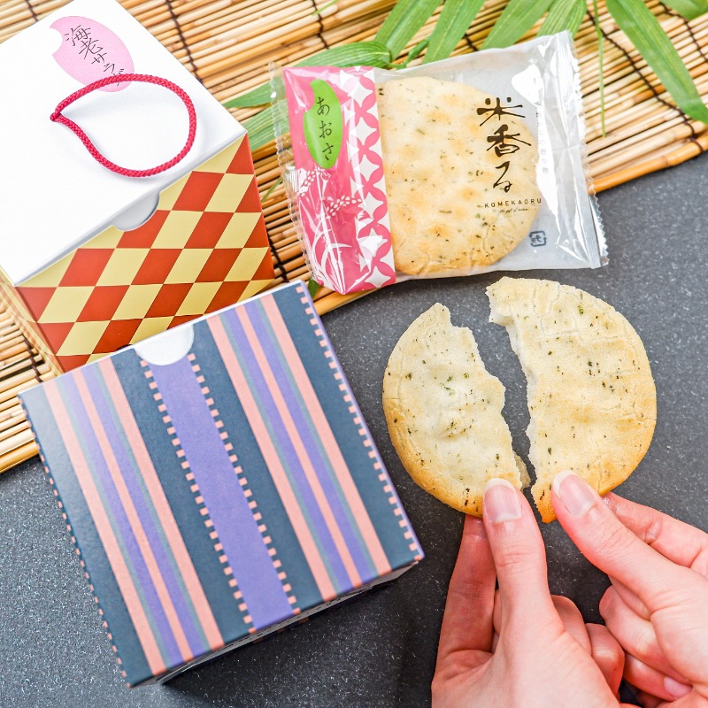 zenpopjapan's tweet photo. Have you tried Senbei ( 煎餅), a traditional rice cracker snack from Japan &amp; loved by many 😋

Try our rice cracker selection in this month's Sweet pack
https://t.co/vBoAkPsCPa

#ricecracker #senbei #japanesesnacks #japanesefood #crackers #japanbox #zenpop #monthlysubscriptionbox