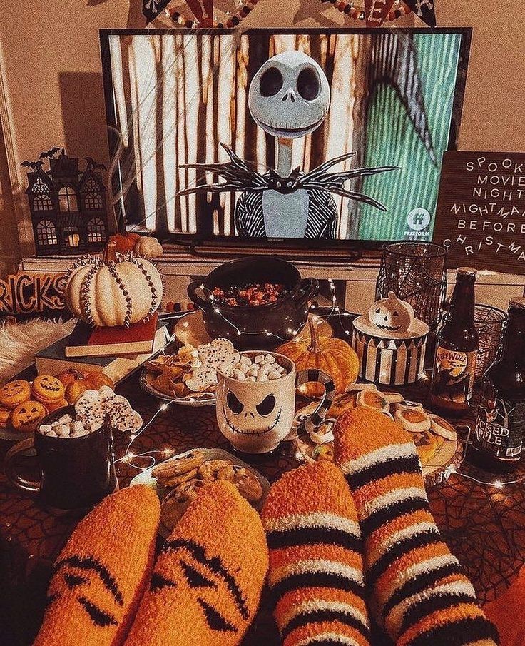 LittleShane_'s tweet photo. Spend a day little during the spooky season! An interactive poll! 🎃👻

#agere #ageretwt #ageregression #agerepoll https://t.co/ln14WVuT2U