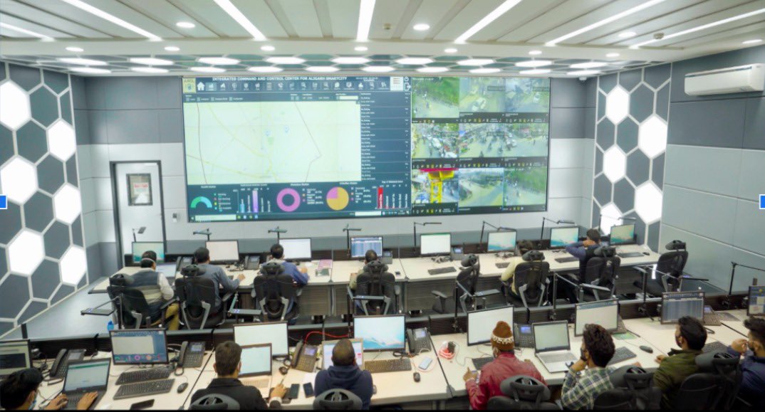 HardeepSPuri's tweet photo. Landmark day for PM @narendramodi Ji’s visionary Smart Cities Mission.
All 100 Smart Cities across the country now have fully operational state-of-the-art Integrated Command &amp; Control Centres established at a cost of ₹15,000 cr!

@PMOIndia 
@SmartCities_HUA  @MoHUA_India https://t.co/P9YOEDkP8J