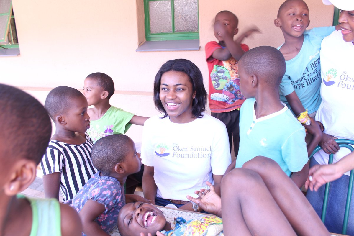 okensamuelfdn's tweet photo. « Un sourire coûte moins cher que l’électricité, mais donne autant de lumière. » ~ Abbé Pierre https://t.co/ye1XpZOqxL