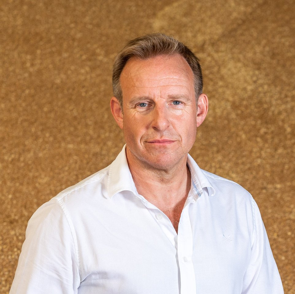 <a href="/Farmerkit/">Kit Papworth</a> has been appointed as Red Tractor’s new Crops Chairman and to the Assured Food Standards Board of Directors. He will formally take up his new position next month. 

To find out more 👇

redtractorassurance.org.uk/news/kit-papwo…