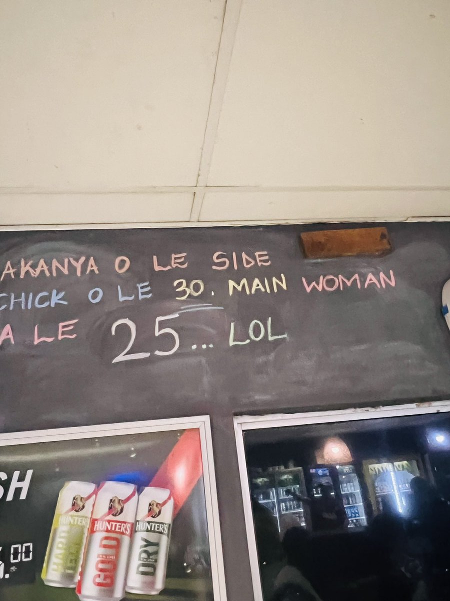 BonoloSL's tweet photo. Waitse kana there is this otherplace in Maun go itloswa bodutu teng! They always have a message for customers 😂😂😂have a look! 🤣🤣🤣 https://t.co/McILyFXDhx