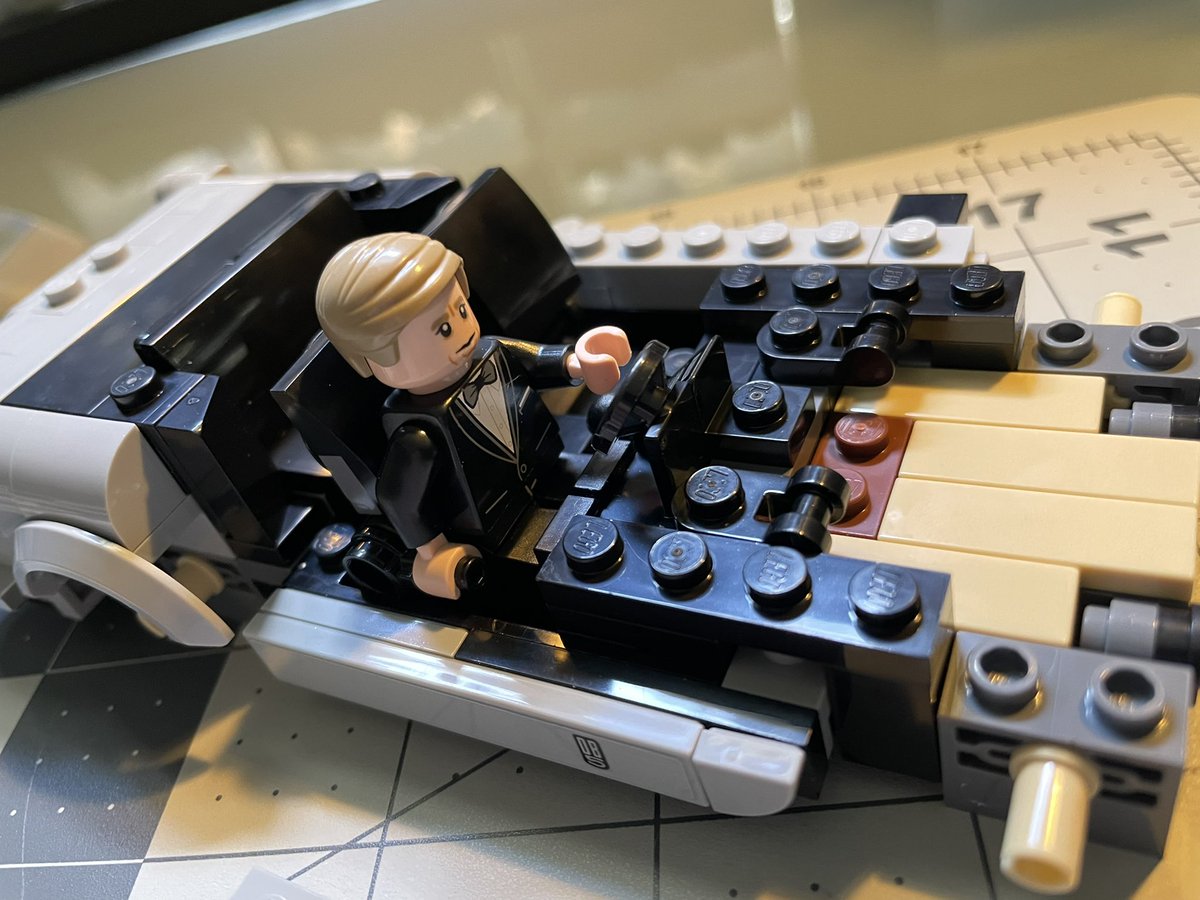 THEjuiceWAYNE's tweet photo. Drifting @lego #lego #pasttime #fineRdetails #RbR #makingmoves #A.B.L. #brickset #brickfan #brickfilm #stopmotion #funny #brick #minifig #brickfans #creative #art #bricknetwork #toy #build #minifigures #cool #creation #starwars #fun #awesome https://t.co/chrSUUgZOW