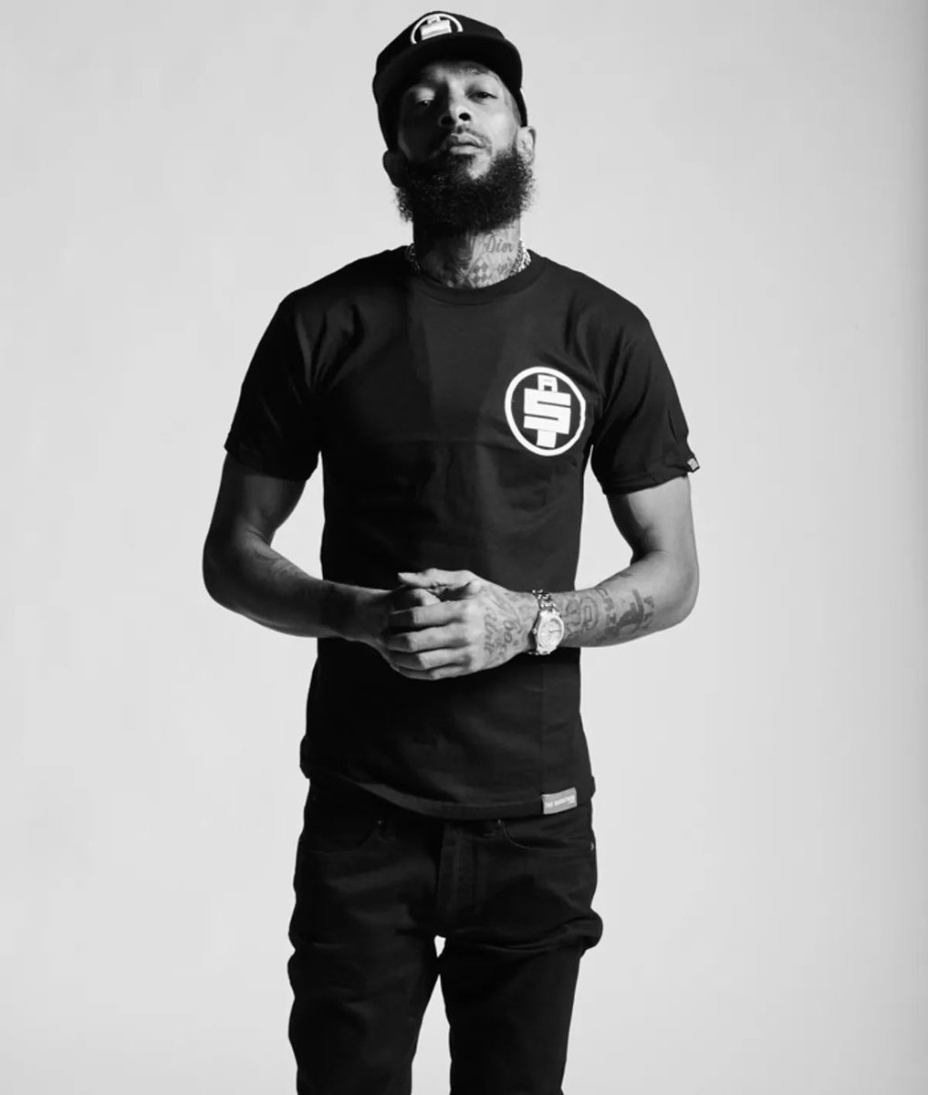 jfm2_'s tweet photo. Happy Birthday King! 🎉🥳🏁🕊
#NipseyHussle #TheMarathonContinues #NipDay https://t.co/gEZwAoiHgC