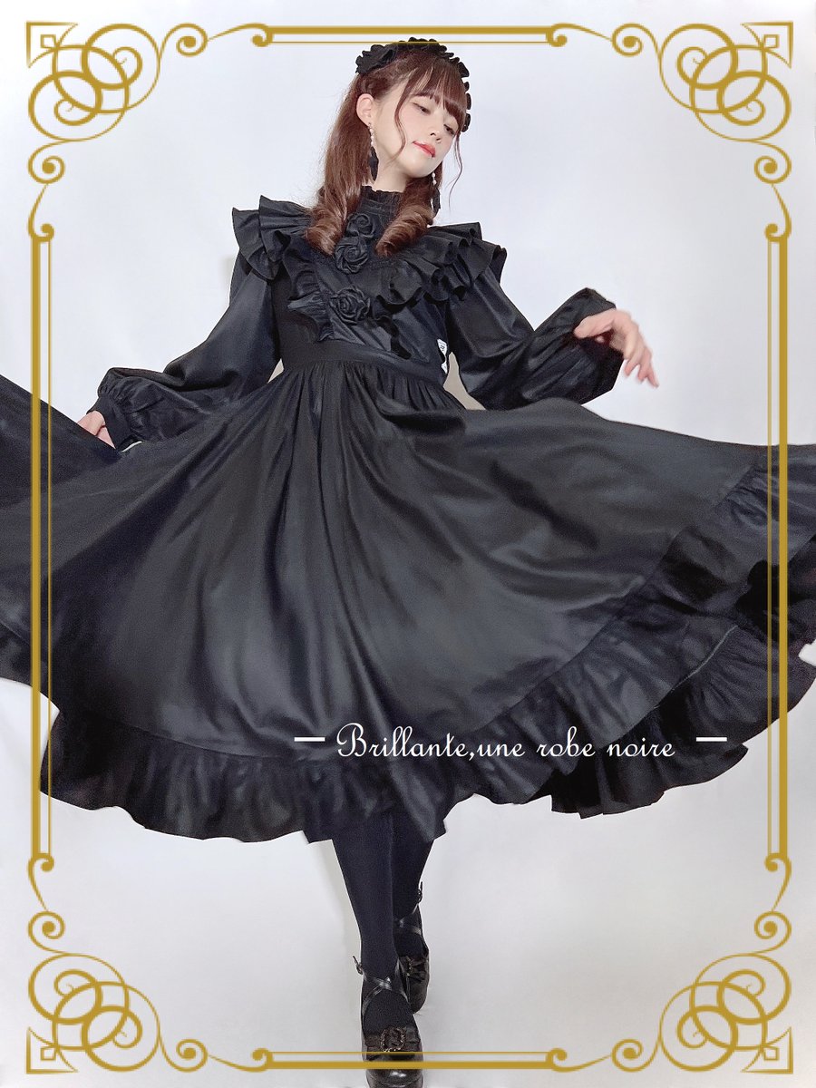 貴方はどちらの 『究極の黒』を纏うの？” .. ―至高のブラックドレス