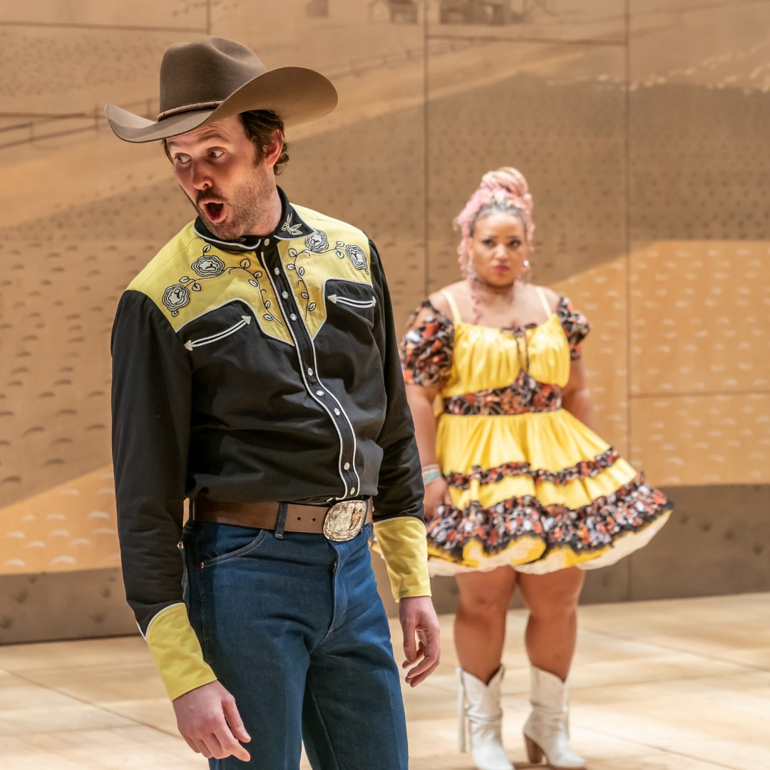 youngvictheatre's tweet photo. “You name the date”
“August 15th”
“Why August 15th?”
“Because that was the first day I was kissed”
“Oh was it? I didn't remember that!”
“You wasn't there” 🙃 https://t.co/kWnhUFrH0N
