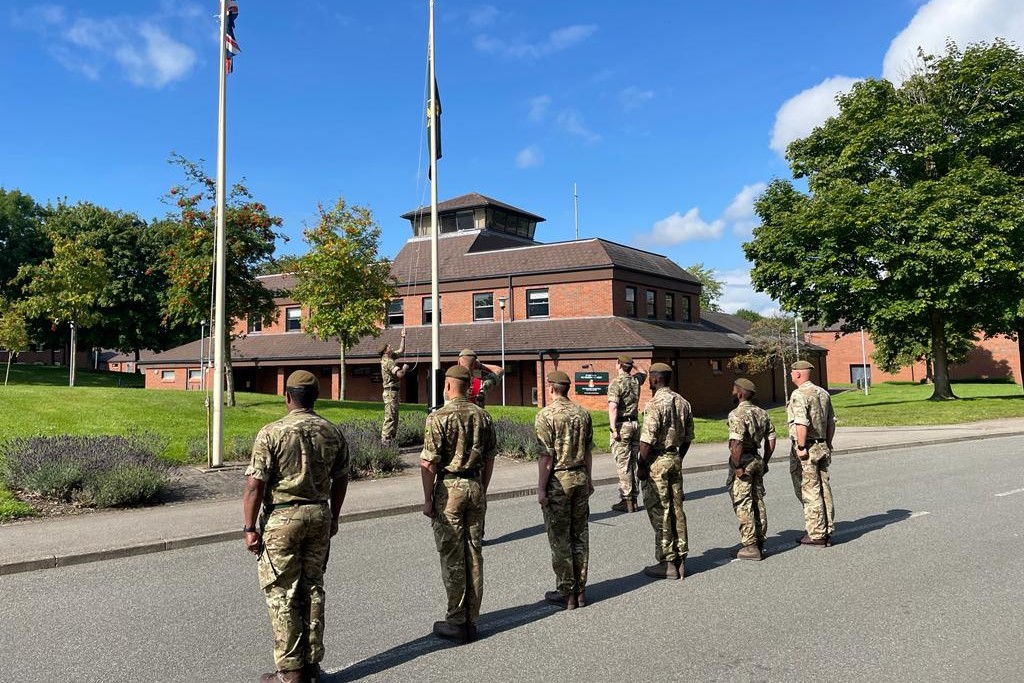 RYORKS_REGT's tweet photo. Having returned from a 2-year tour in @bfcyprus, #2YORKS have raised the @YORKS_REGT flag at their new home at Dale Barracks, #Chester.  Welcome home to all and a busy year of #futuresoldier #experimentation and trials to look forward to.  @LWC_UK @BritishArmy https://t.co/m1dztB4X73