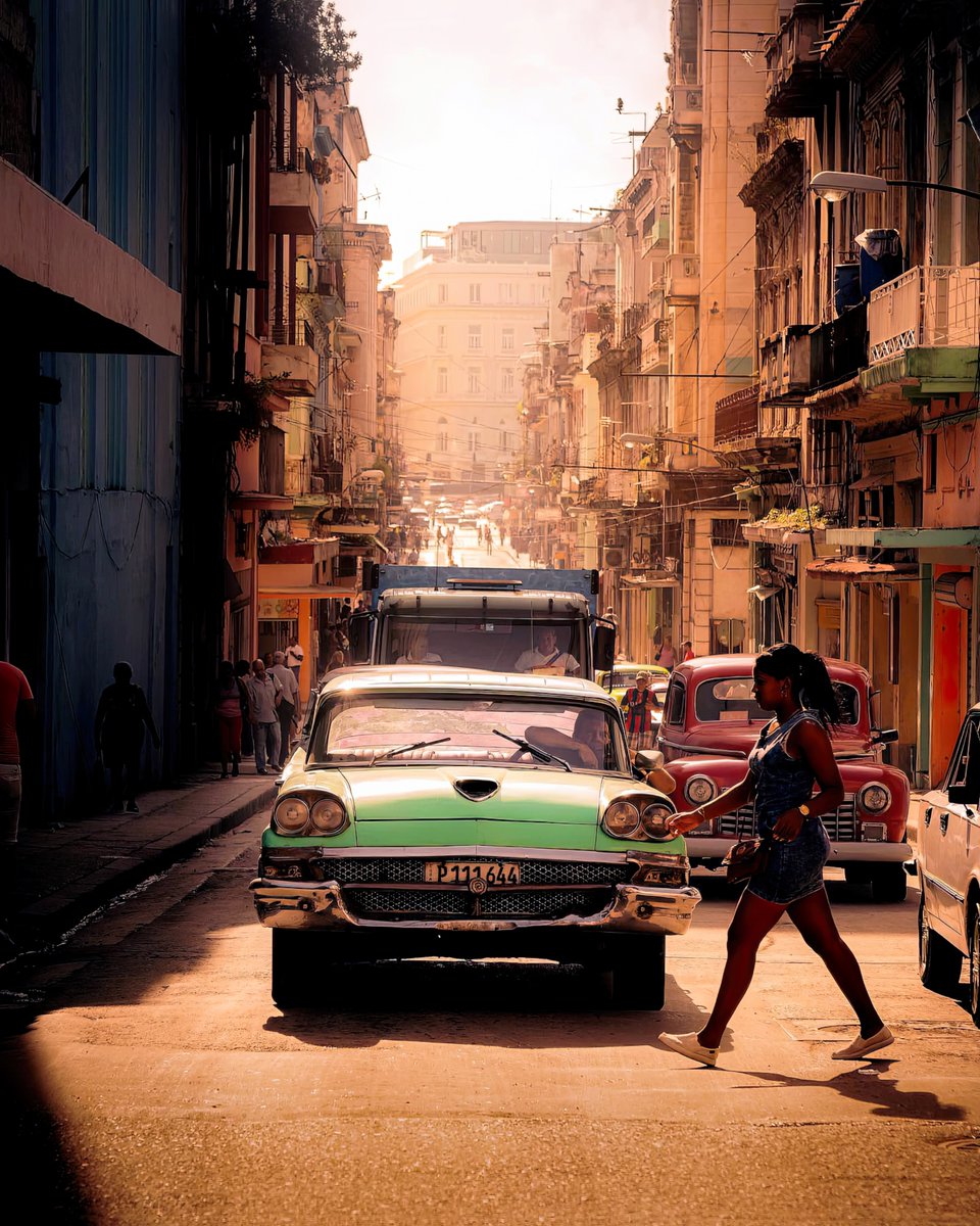 cameralab21's tweet photo. Michael Meyers - Havana https://t.co/vEbdIXlm27