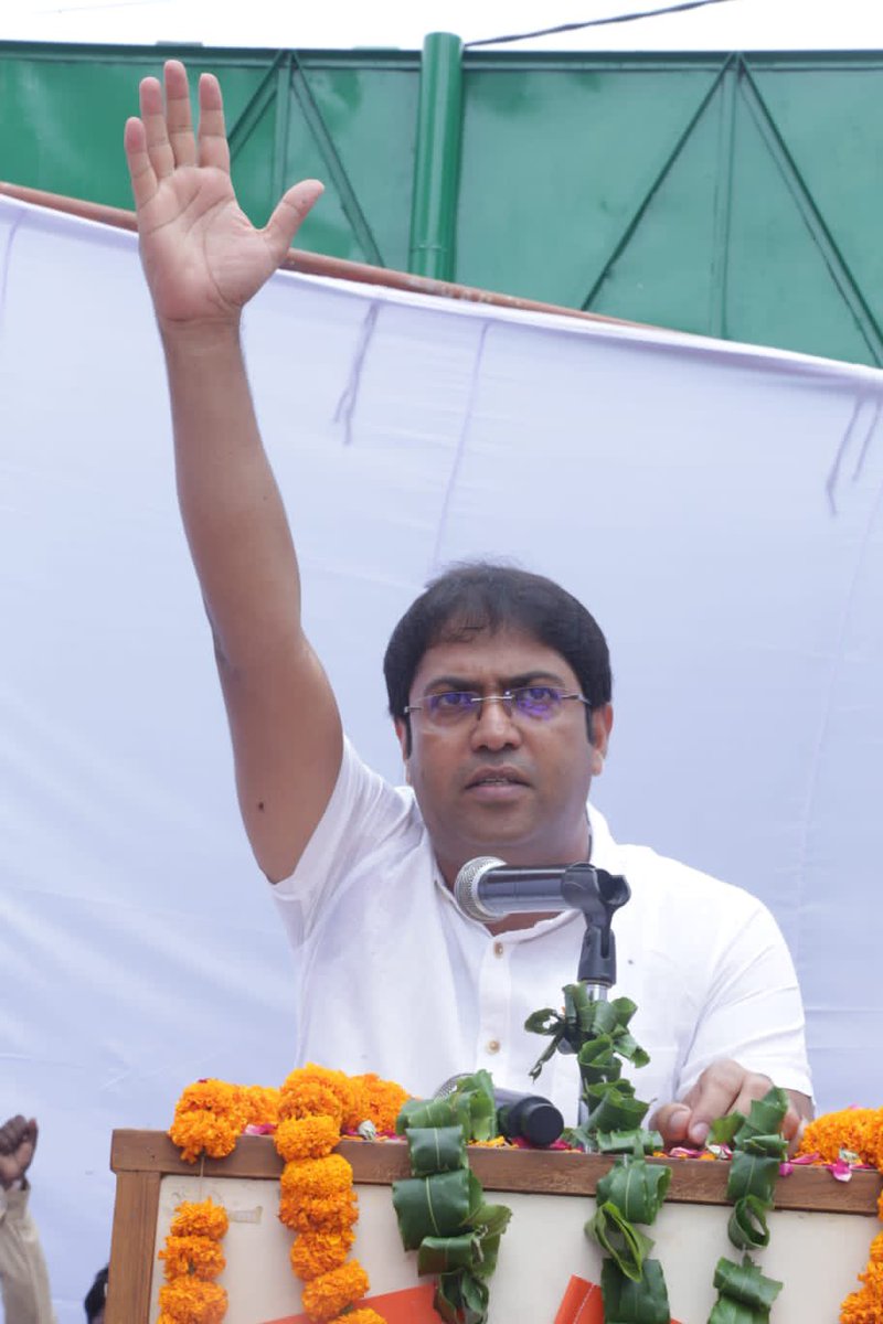 AdilKhanAAP's tweet photo. आज़ादी की 75वीं वर्षगाँठ पर आज़ादपुर मंडी में 115 फ़ुट का विशाल तिरंगा फहराया और भारत को दुनिया का नम्बर-1 देश बनाने संकल्प लिया।

@ArvindKejriwal जी की सरकार ने पूरी दिल्ली में 500 विशाल तिरंगे लगाए हैं इसी क्रम में आज आज़ादपुर मंडी में 501वाँ विशाल तिरंगा फहराया गया। https://t.co/460P8BtvT6