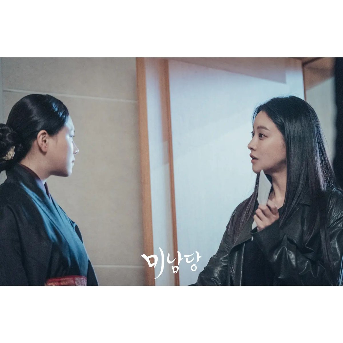 TheDramaWorld2's tweet photo. PHOTO: A joint operation of Nam Han Joon and Han Jae Hee!😎🤔

Don't miss episode 15 airing tonight on Netflix!

#cafeminamdang #thehandsomeman #SeoInGuk #OhYeonSeo #koreandrama #kdrama #koreandramas #kdramas #netflix https://t.co/XIzrWIKK3O