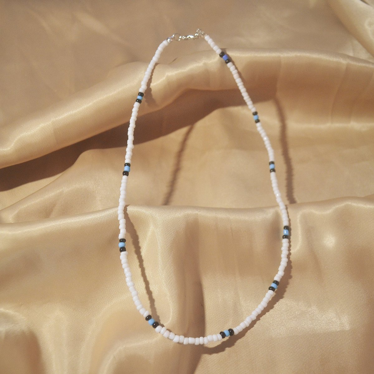 AMNLCrafts's tweet photo. Beaded choker/necklace available! Design from Pinterest.
#smallbusiness #AMNLCrafts #oroquieta #supportlocalbusiness #handmadecraftsforsale
#resincrafts #artsandcrafts #resin #resincraftsoroquieta #diy #giftideas #beadedaccessories #crafts #beadednecklace #necklace #summer https://t.co/NKxyyENauI