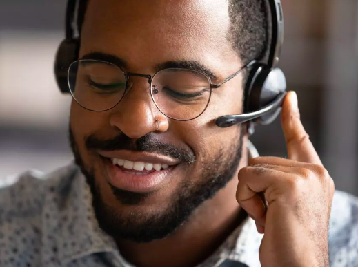 When it comes to taking a call from a client, rather than rushing to transfer it, why not ask them if they would rather hold, or leave a message? They will appreciate the more personal touch.  
Find more tips and tricks in our videos: 
verbatim-cc.co.uk/verbatim-video/

#MondayMotivation