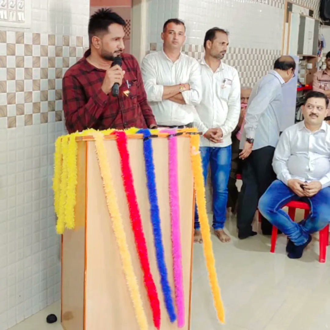 આજે ખીરસરા ગામમાં ઉપલેટા તાલુકા કક્ષાનો ધ્વજવંદન કાર્યક્રમ માન્ય મામલતદારશ્રી મહાવદીયા સાહેબની ઉપસ્થિતિમાં યોજાયેલ જેમાં  પ્રમુખશ્રી, ઉપપ્રમુખશ્રી,સા.ન્યાય સમિતિ ચેરમેનશ્રી, કારોબારી ચેરમેનશ્રી તથા તમામ કર્મચારીઓ તથા બહોળી સંખ્યામાં ગામલોકોએ હાજરી આપેલ,
#HappyIndependenceDay 🇮🇳