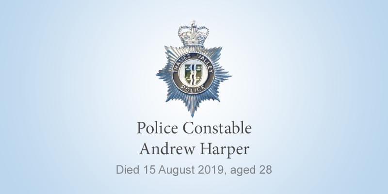 DanHalliwell1's tweet photo. 💙🕯🕯15.08.2019 🕯🕯💙
#AndrewHarper #NeverForgotten #RestInPeace #ThinBlueLine #BrotherInBlue #HarpersLaw https://t.co/TQvCOkBjs0