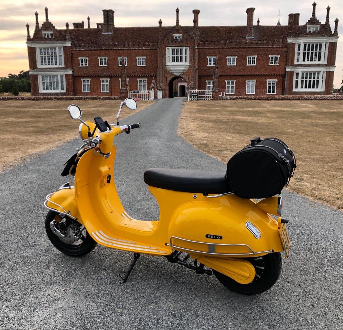 Fantastic message from our customer Dominic “First proper trip out on Bella Bee today. Absolutely loved it 40 mile round trip to Helmingham Hall two up. Handled like a dream. Well Happy.” #veloemopeds #electricmoped #electricscooter #ev #zeroemissions #motorhome #campervan
