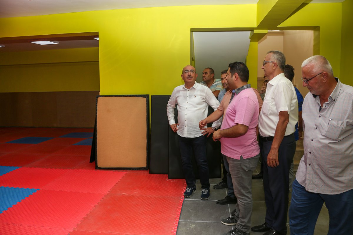 MustafaKavus's tweet photo. Uzun süredir kullanılmayan Dere Sosyal Tesisimizi; Millet Kıraathanesi, Emekli Lokali, Spor Salonu ve Çok Amaçlı Salonla daha işlevsel hale getiriyoruz. 

Yeni bina yapmak yerine olanları hemşehrilerimizin ihtiyacına göre yeniden düzenliyoruz.

Şimdiden hayırlı olsun. https://t.co/3XQLvQTnZM