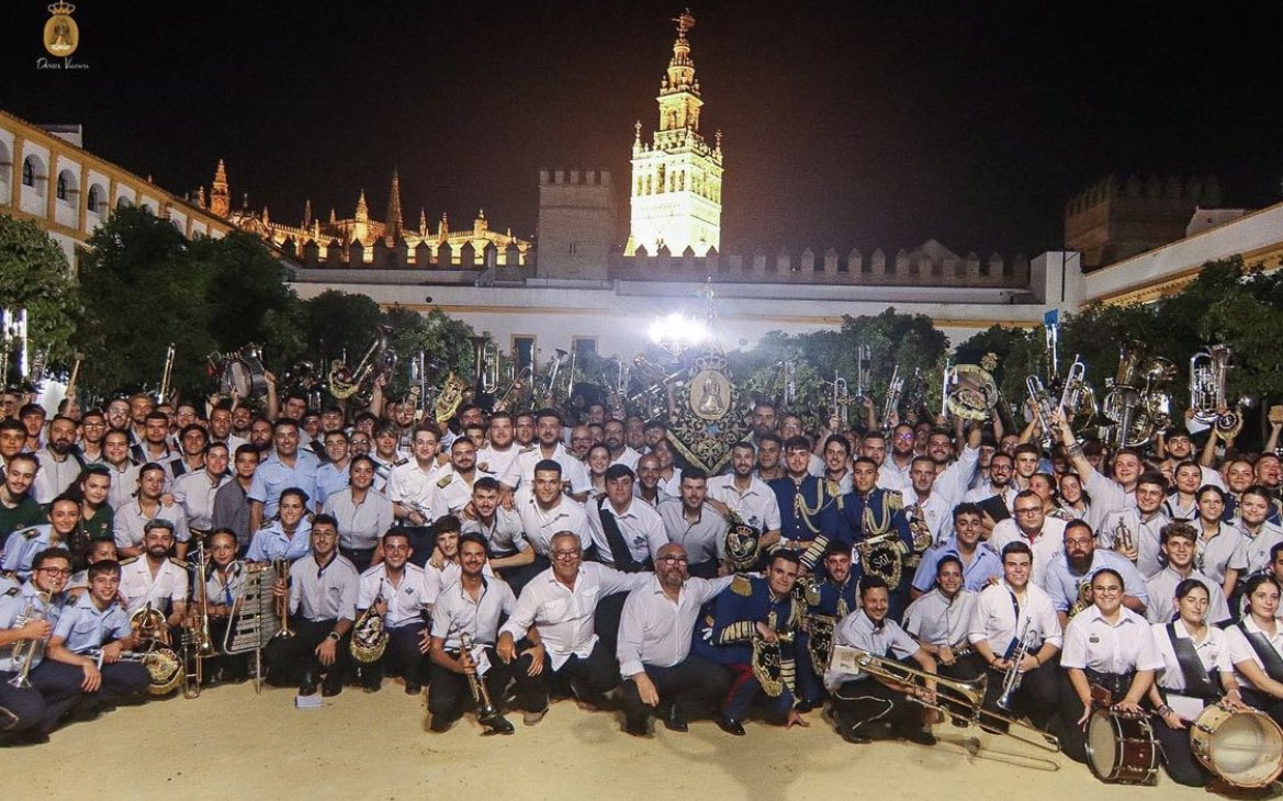 Con estas preciosas fotografías dejamos inmortalizada nuestra actuación en la JPA de nuestros compañeros, y agradecemos de corazón el trato recibido por parte de la formación y los maravillosos momentos que hemos podido vivir en el día de hoy junto a ellos.

GRACIAS <a href="/agrupacionvr/">Virgen de los Reyes</a>