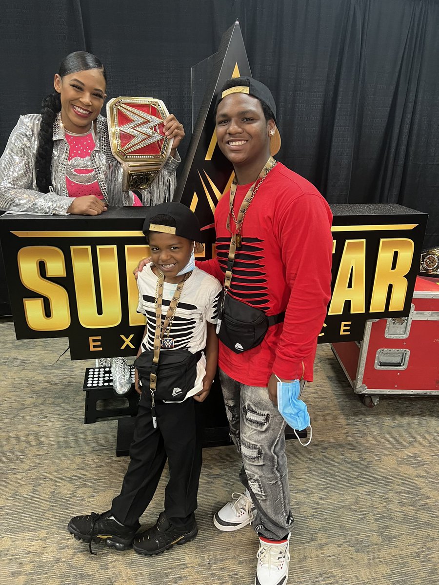 BillySmith's tweet photo. 4 photos of an aWWEsome #SuperstarExperience #WWEekend Big Ups to my main man and newest WWE VIP Concierge @holland623 for being on point and making a lot of fans very happy. Have a great week #VIPFam #whichpicisyourfave https://t.co/8R9umcxWxB
