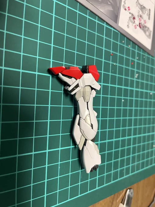 ハァ…ハァ…やっと脚1本… 