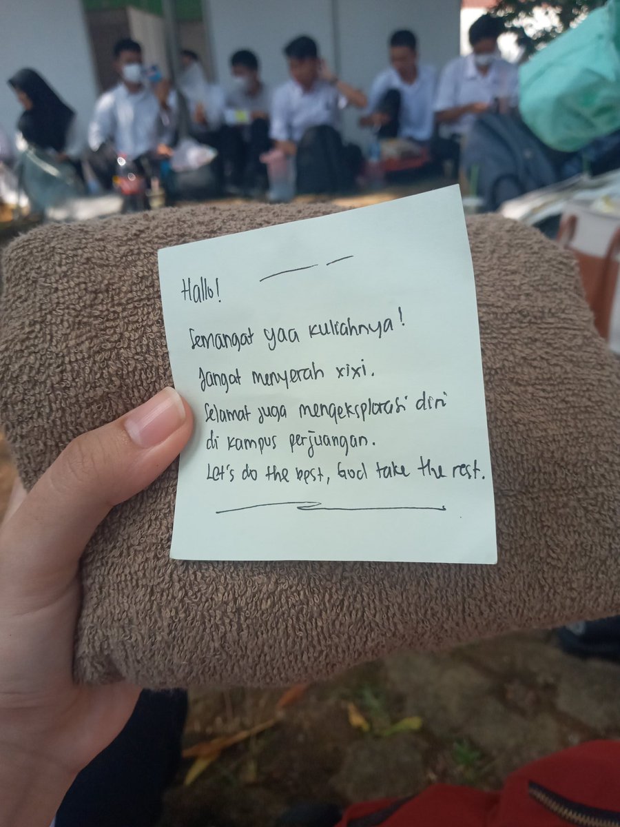 archiveofshaina's tweet photo. dapet anduk xixi semangat kitaa 😆 https://t.co/LinchFxIJP