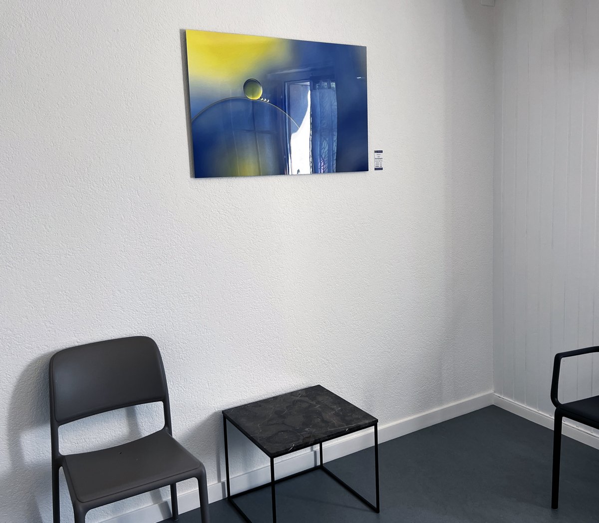 Daffou's tweet photo. Hi Twitter Fam’!

When your NFT get printed &amp; exposed in a waiting room at the doctor 🤩

https://t.co/1hviHvsiCY

#nft #nftart #nftartist  #NFTcollector #NFTcommunity https://t.co/sMlGFGch1m