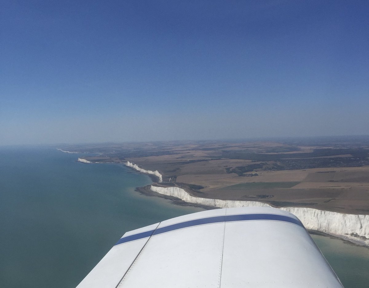 G4ZUL's tweet photo. Beachy Head in the heat .. https://t.co/v9yRQlbd5g