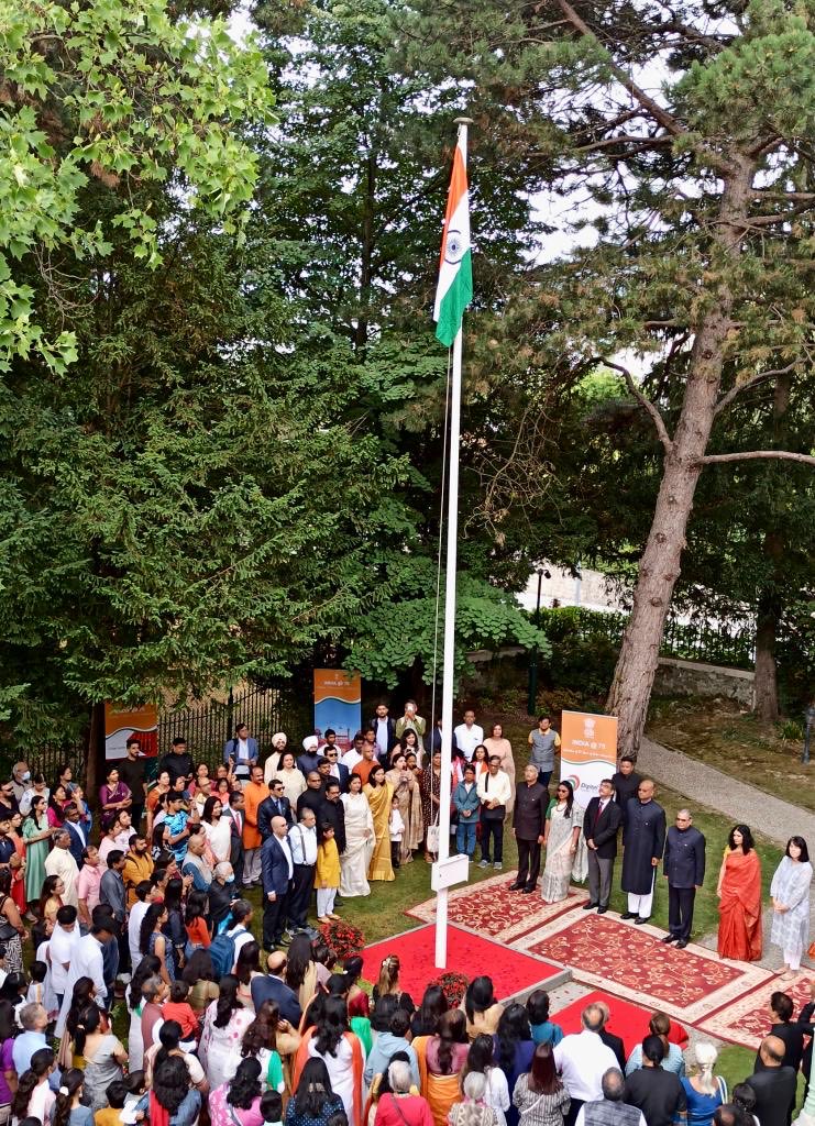 IndraManiPR's tweet photo. Celebration of #76thIndependenceDay at India House, Geneva. It’s always a great privilege and honor to unfurl India’s tricolor 🇮🇳🇮🇳🇮🇳 and address Indian community and friends of India. Jai Hind! 🇮🇳🇮🇳🇮🇳Vande Mataram #AzadiKaAmritMahotsav #75thAnniversaryOfIndependence
#India@75 https://t.co/tUIGPKBSeS