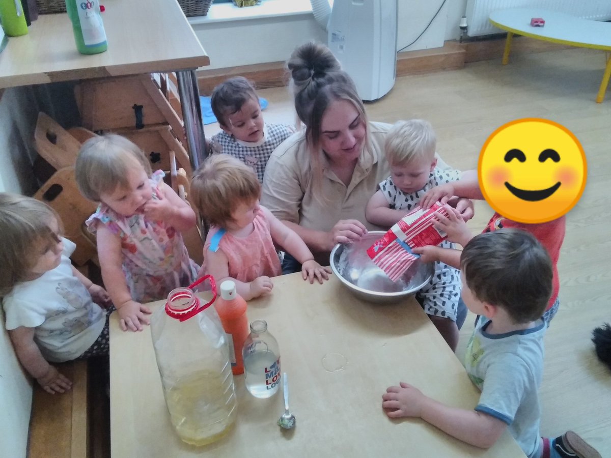 ashbridgebabies's tweet photo. This morning in Minnows we helped make play doh with our teacher, we took turns to add the ingredients and mix it together. We then explored the playdoh looking at the prints we could make using cars, sieves and cutters.
#AshbridgeNursery #BabyUnit https://t.co/oTotmlYggu