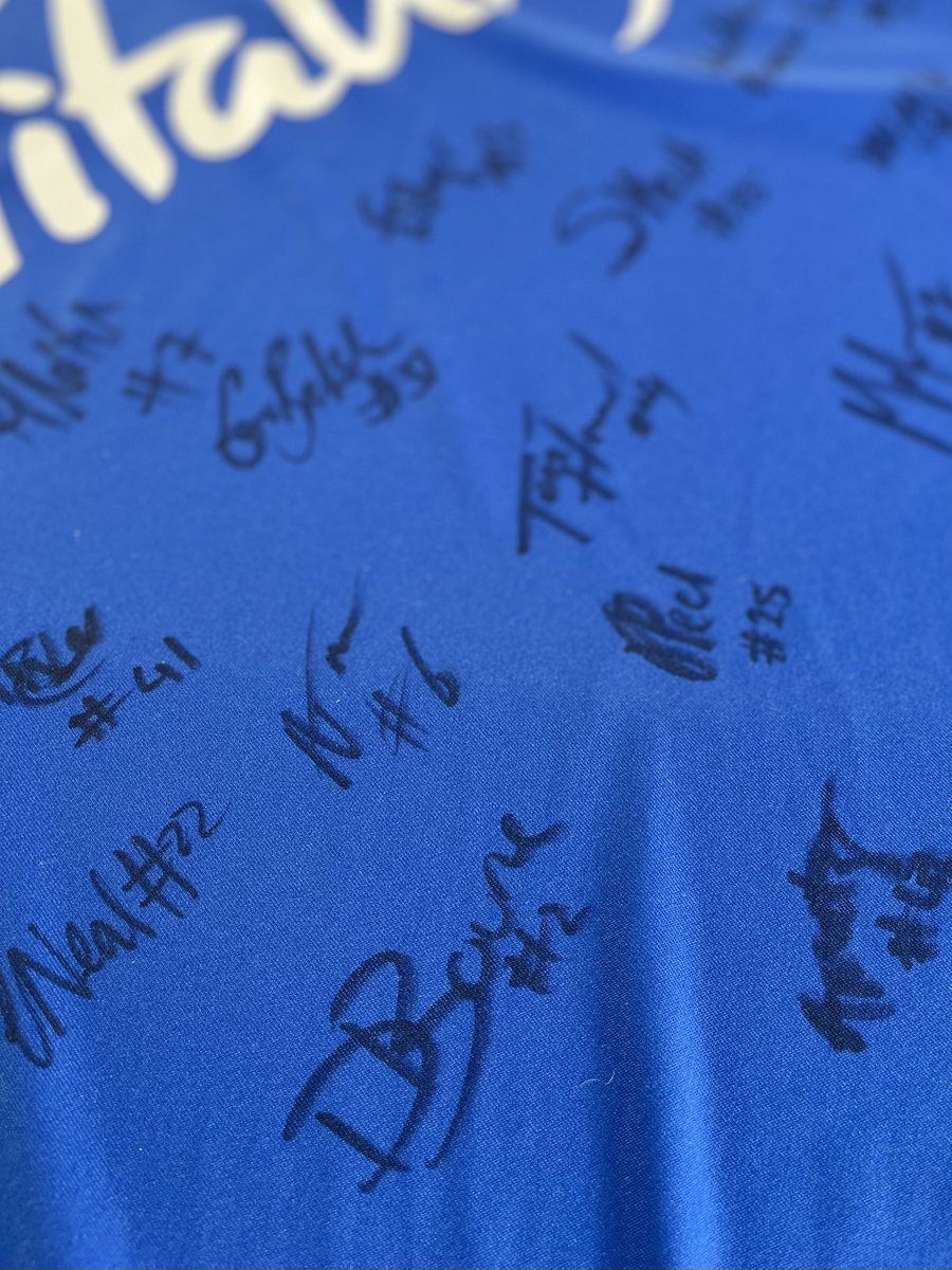 *WIN*

To celebrate the Hockey Commonwealth Games achievements we are giving this signed 
<a href="/GBHockey/">Great Britain Hockey</a> shirt by the women's squad!

To enter simply like, follow &amp; share this post by 31/8 at 12pm.

Good luck! 👊🫰

#WIN #Competition #HockeyFamily #B2022 #CommonwealthGames2022