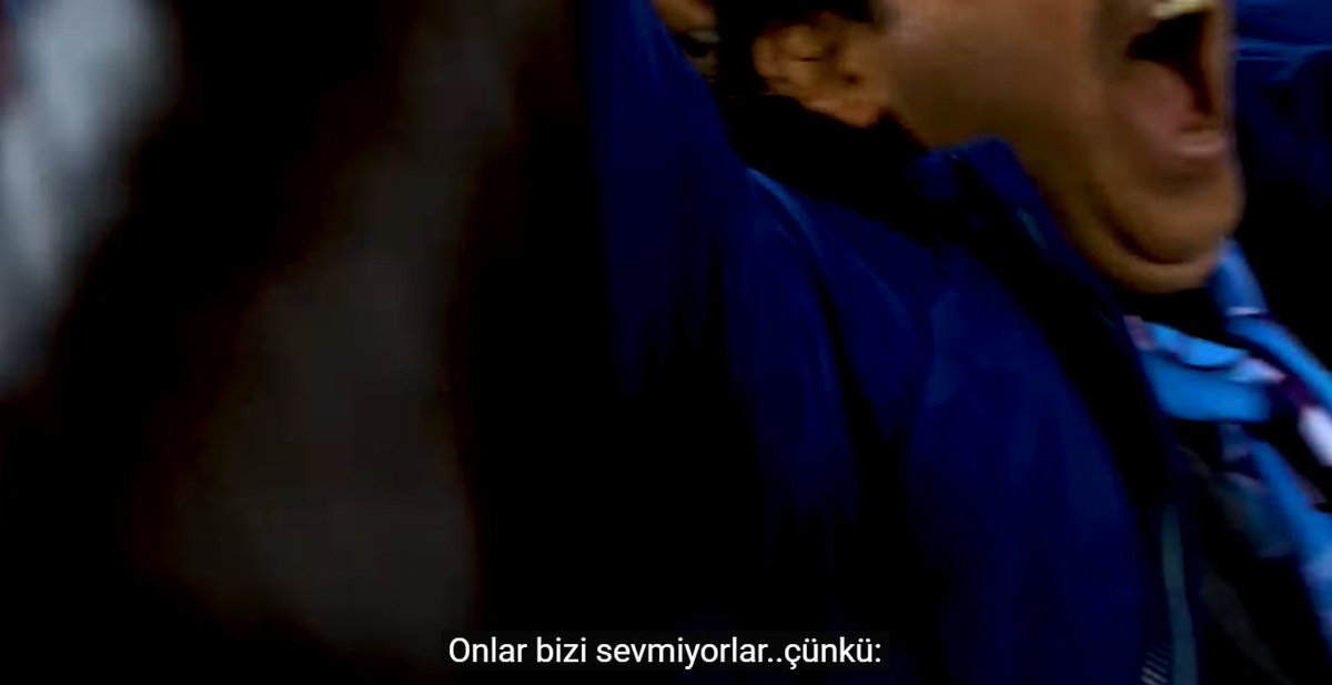 61mirvic's tweet photo. Futbol, üç İstanbul kulüplerinin hegomonyasındaydı.
Taa..ki, Trabzon'dan bir takım ligin ilk takımları arasına girene kadar. Trabzonspor geldi ve bu hegomanyayı alt üst edip yok etti. 

Elbette sevilmeyeceksin, hatta nefret edecekler. Çünkü sen onlardan çok büyüksün @Trabzonspor https://t.co/nRgTbeHkLq