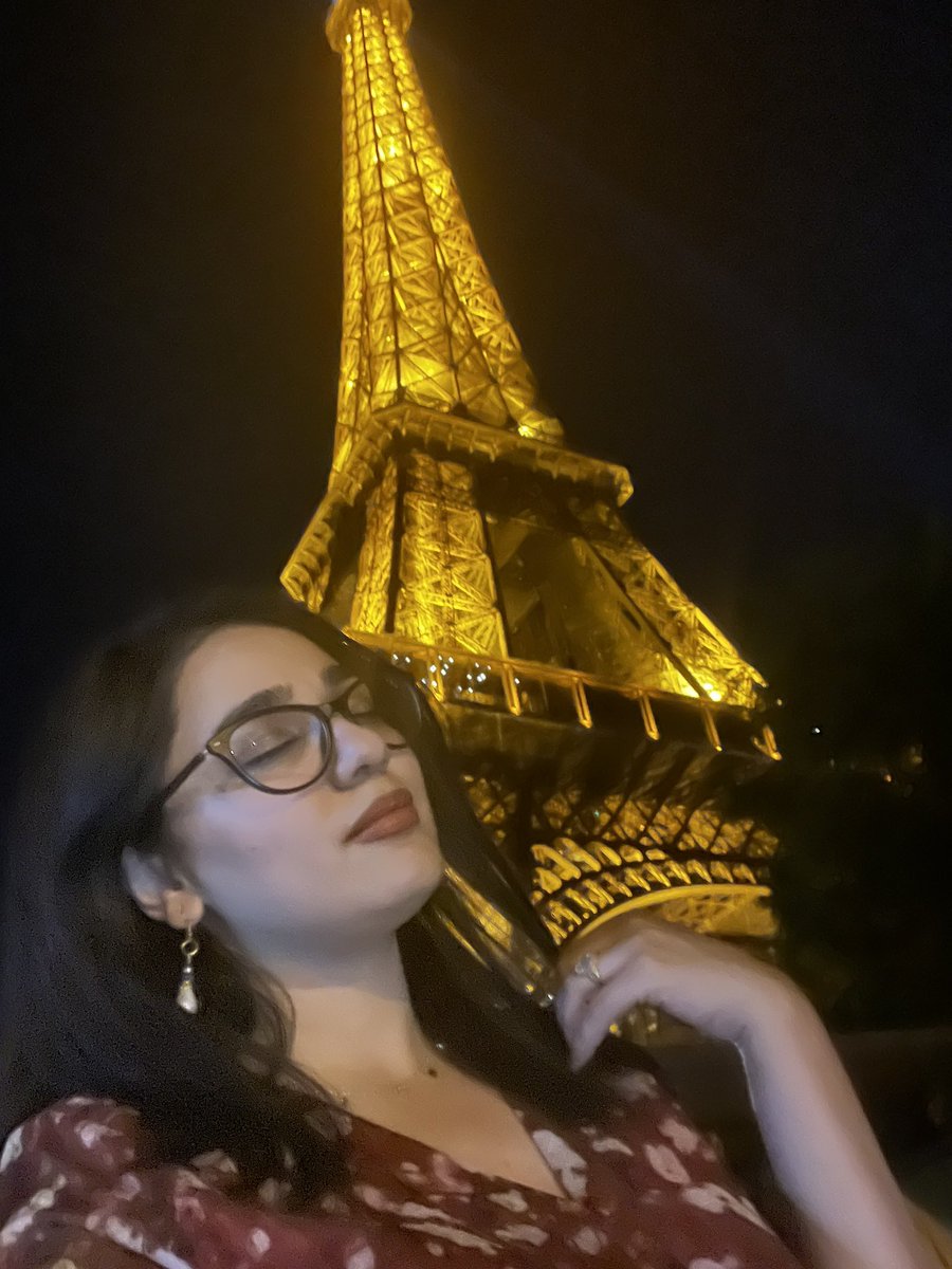 LXawee's tweet photo. A walk about Paris will provide lessons in history, beauty, and in the point of life. #Paris ❤️ https://t.co/Jnw03LvlFr