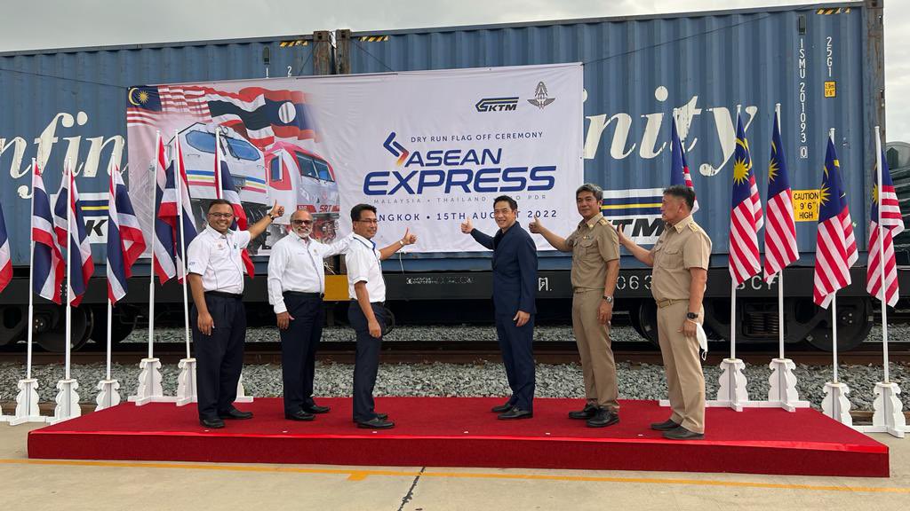 jojiesamuel's tweet photo. Flag off ASEAN Express (Malaysia-Thailand-Lao PDR) @MYEmbBangkok https://t.co/Boetruccao