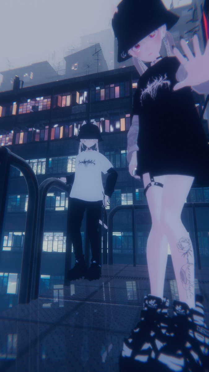 Kousa_VR's tweet photo. 電脳屋 Shoes PUNIUNI TIP &amp; ALTGARAGE TrainerShirt
をテーマにしたストリートコーディネート。
Ozenさん制作のワールド Freeze の雰囲気も相まって、電脳世界で大人になりきれない若者たちのようなポートレートの撮影ができました。

#VRChat #vrchatphotography https://t.co/OyP863ymL0