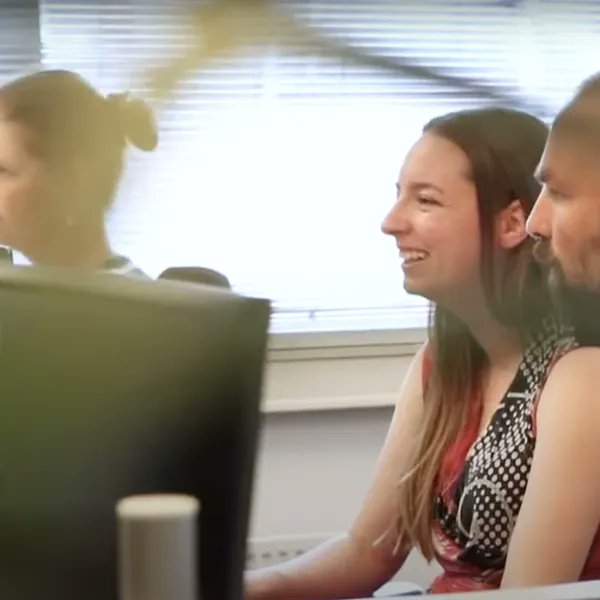 Werken als Java of Full Stack developer bij First8? Dan krijg je soms te maken met zeer specifieke klantvragen. Kennisdelen en samenwerken is essentieel en zit bij ons in het DNA. Bij jou ook? Bekijk onze vacatures: buff.ly/3xpJxst