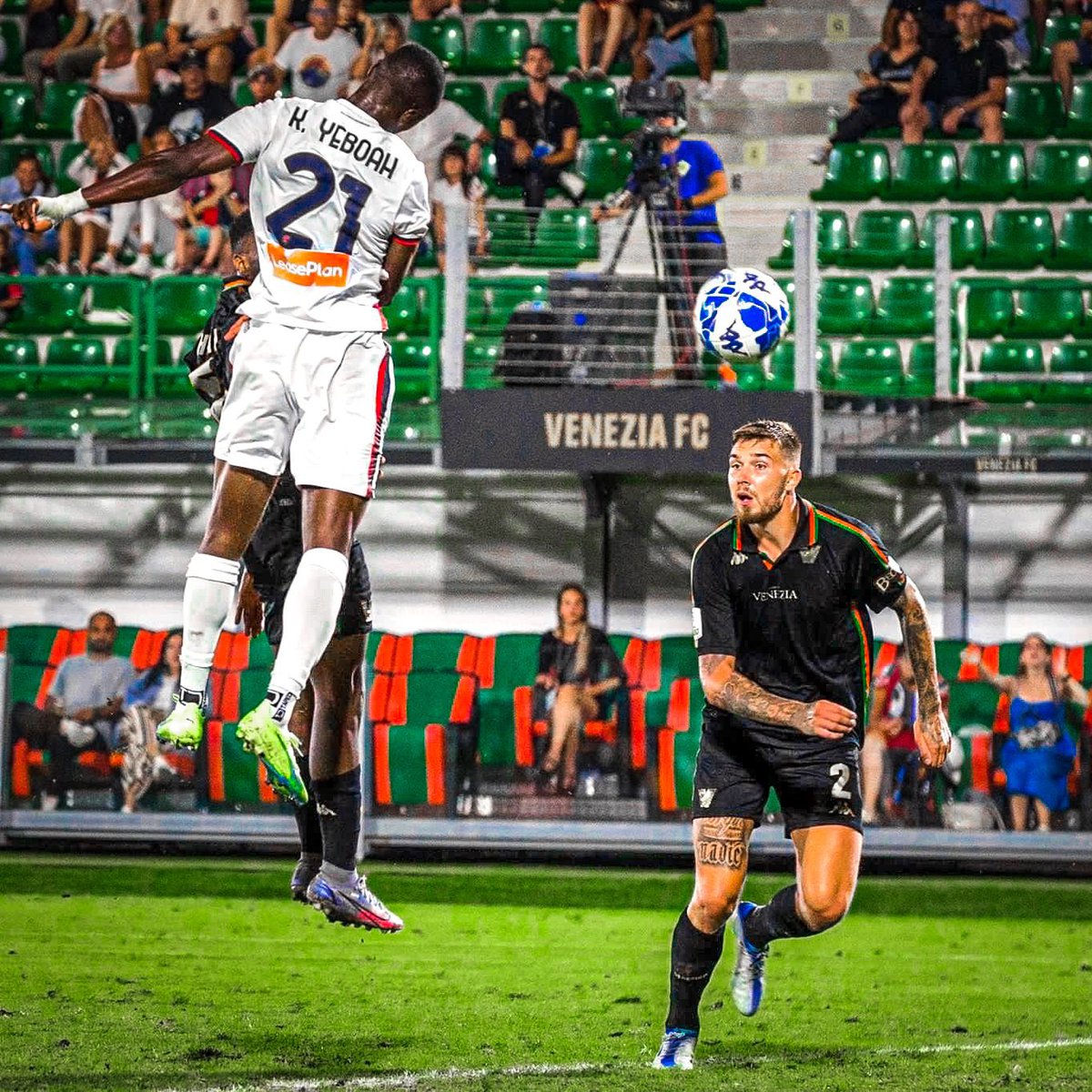 Kelvin_Yeboah9's tweet photo. Finalmente☕️

Molto felice per il mio primo gol con il
@GenoaCFC e soprattutto per i 3 punti.
Il duro lavoro paga sempre💪🏿

Forza Genoa🔴🔵

#KY21 #firstofmany #GenoaCFC #Espresso #VenGen
#SerieBKT #coffetime #01Y https://t.co/bjGz0iuNhi