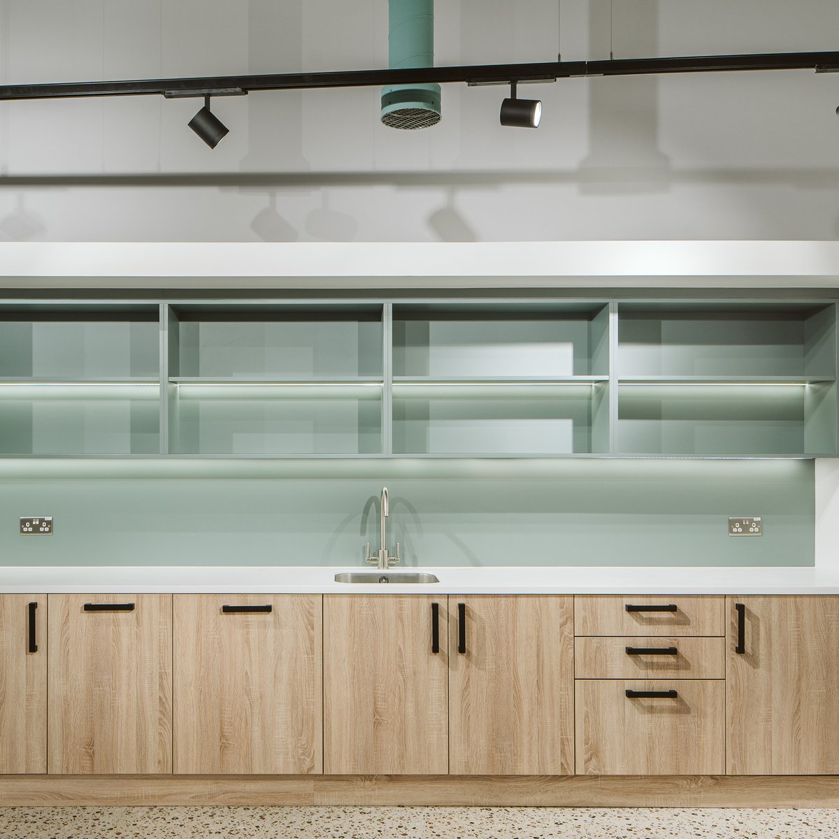 Our task here was to design and build 6,000 sq ft of Cat A space nestled in the city’s creative community of Clerkenwell. Creating maximum impact to attract new occupiers was the brief. And that’s exactly what we achieved.
thirdway.com/project/an-ecl…

#workplace #interiordesignlondon