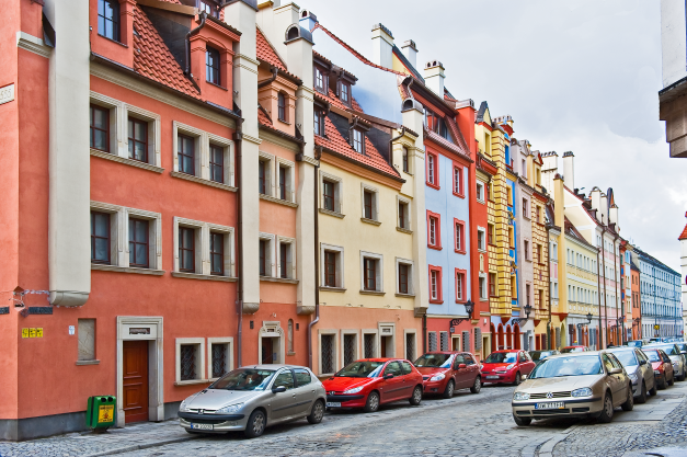KEIM_UK's tweet photo. Let us brighten up your Monday with this colourful street in #Wreslau, #Poland. All of the houses you see are painted with #KEIM paints. Colours for now, colours for tomorrow, colours for ever.
Which is your favourite?
#keimpaints #keimpaint #coloursforever #colourful https://t.co/7d25pkENZs
