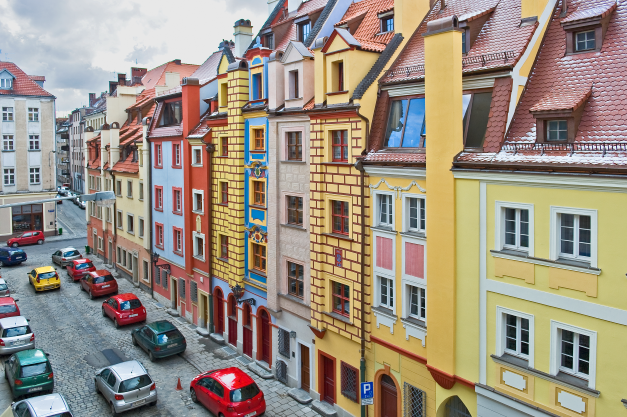 KEIM_UK's tweet photo. Let us brighten up your Monday with this colourful street in #Wreslau, #Poland. All of the houses you see are painted with #KEIM paints. Colours for now, colours for tomorrow, colours for ever.
Which is your favourite?
#keimpaints #keimpaint #coloursforever #colourful https://t.co/7d25pkENZs
