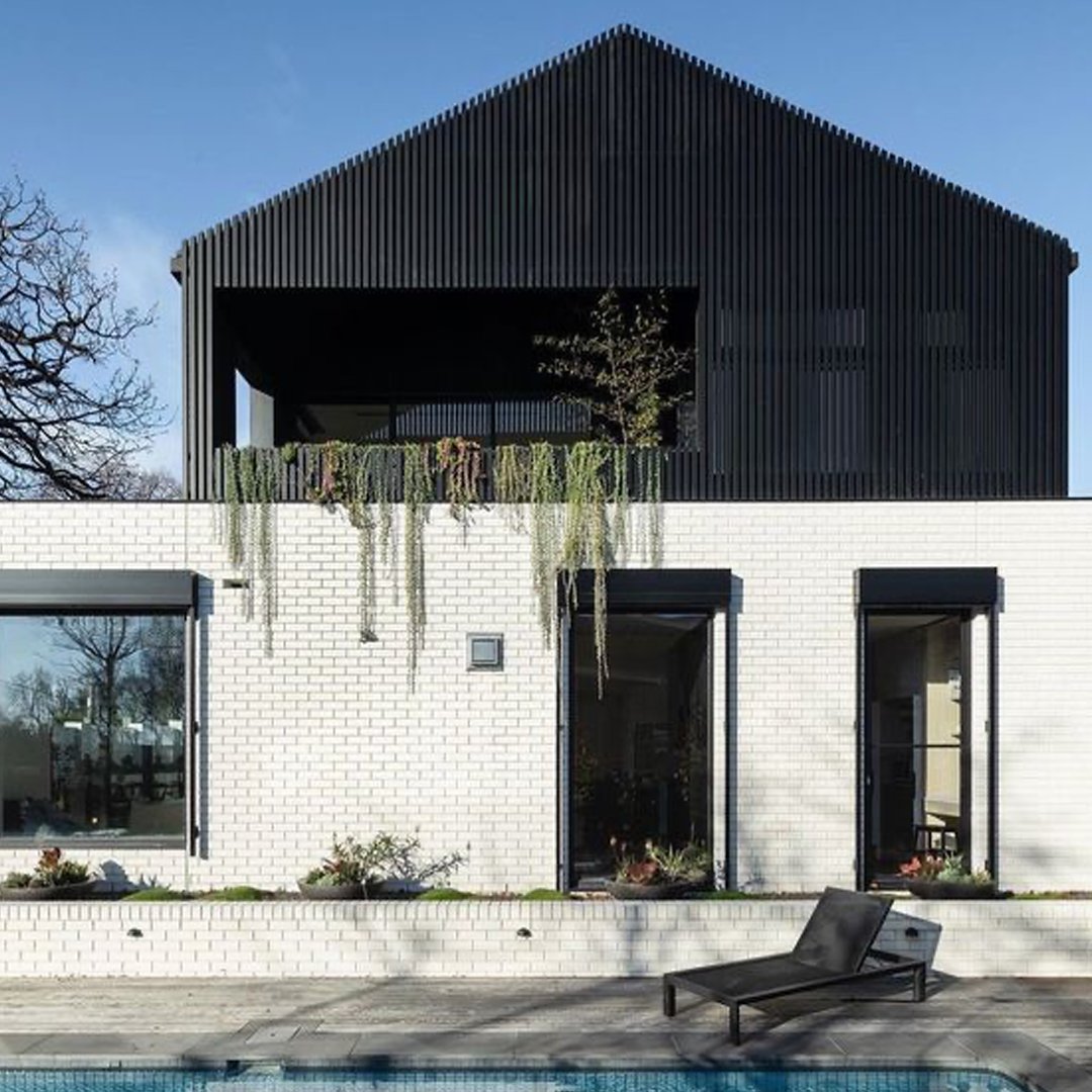 Putting homeowners in control of the home selling process is what we're all about! 🏡😁 With Patch, you can list your home in minutes, appear on Realestate•com•au and Domain, negotiate directly with buyers and process the sale online! 👩‍💻✅