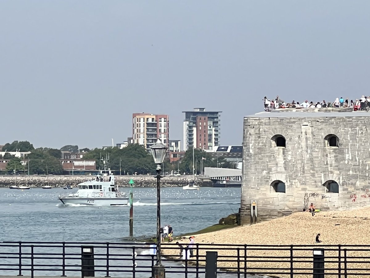 Our final planned departure from @HMNBPortsmouth for the year and the crowds turned to… for @HMSLANCASTER but we certainly got them warmed up! 👋🌊

@qhmportsmouth
#CoastalForcesSquadron 
#SmallShipsBigImpact