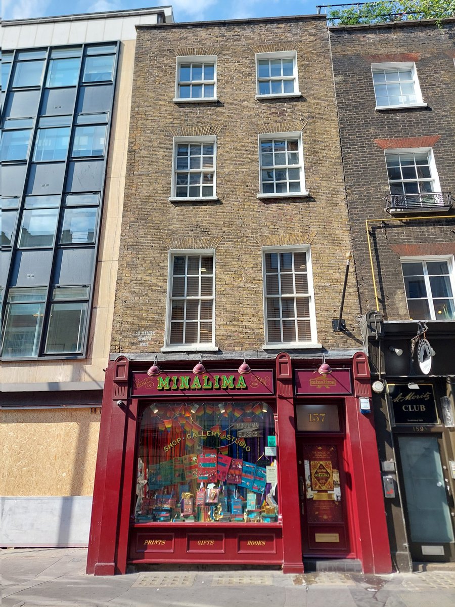 gavinwitha_g's tweet photo. So excited for my guests as we wait to enter... House of MinaLima, an immersive attraction in London! #harrypotter #harrypotterstudioslondon #minalima #gavinwithag #graphicdesign #eduardolima #miraphoramina #harrypotterlondon #familytours #childrenstour #funtours #jkrowling https://t.co/obbVIdT2hh