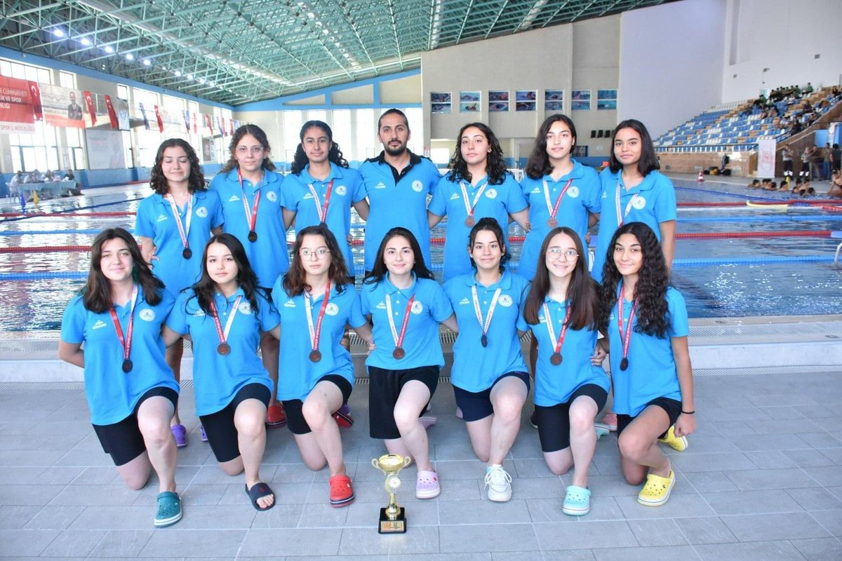 Nevşehir Belediyesi Gençlik ve Spor Kulübü Su Topu Takımı, Mersin’de düzenlenen U17 Kadınlar Bölgesel Lig Müsabakaları sonucunda şampiyonluğa ulaşarak 2. Lige yükseldi.