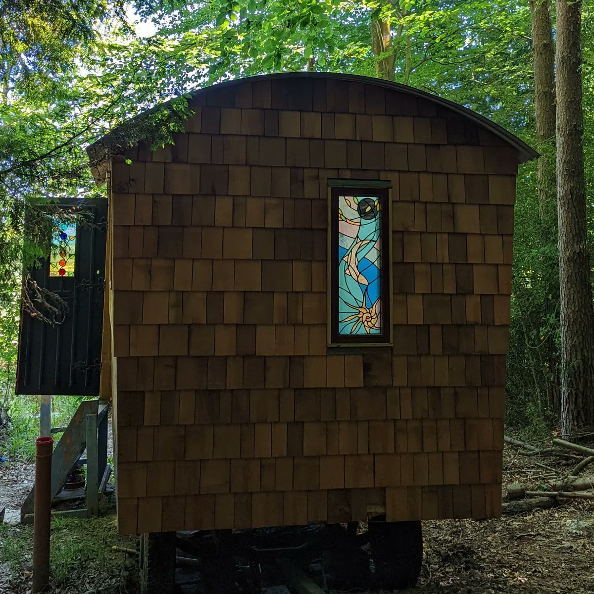 counsellor_Jo's tweet photo. New location for face to face therapy from September! Excited to share this special place under the trees based at @WildernessWood Sharing the space with a team of practitioners to meet the needs of body and mind 🙂 #therapyinnature #counsellinginthewoods #healthhut https://t.co/mmHWNX14KA