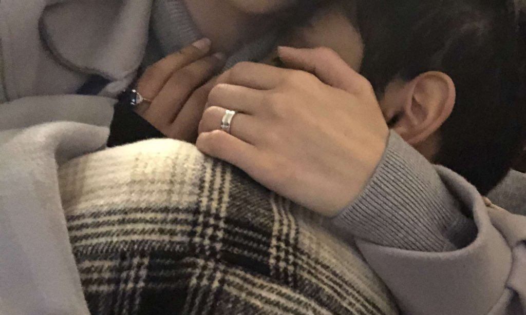 ml_e11's tweet photo. "سَنكتفي ببّعض ، ولن نكتفي من بعض♥️". https://t.co/AaNNU0cebA